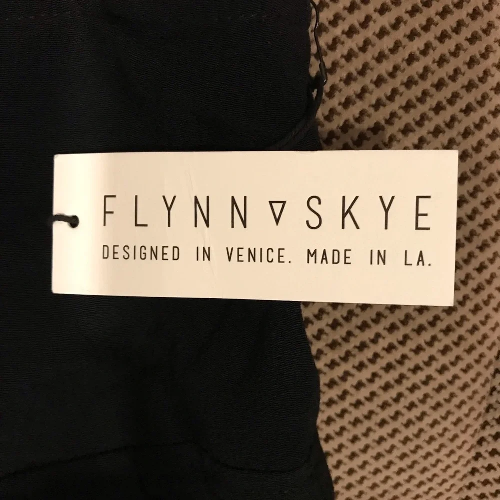 NWT Flynn Skye pants SZ S